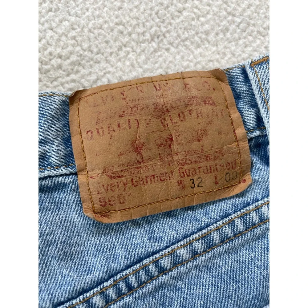 90s Levi's Mens 32 Relaxed Fit Shorts Light Wash Denim 550 Cotton Jorts Stains